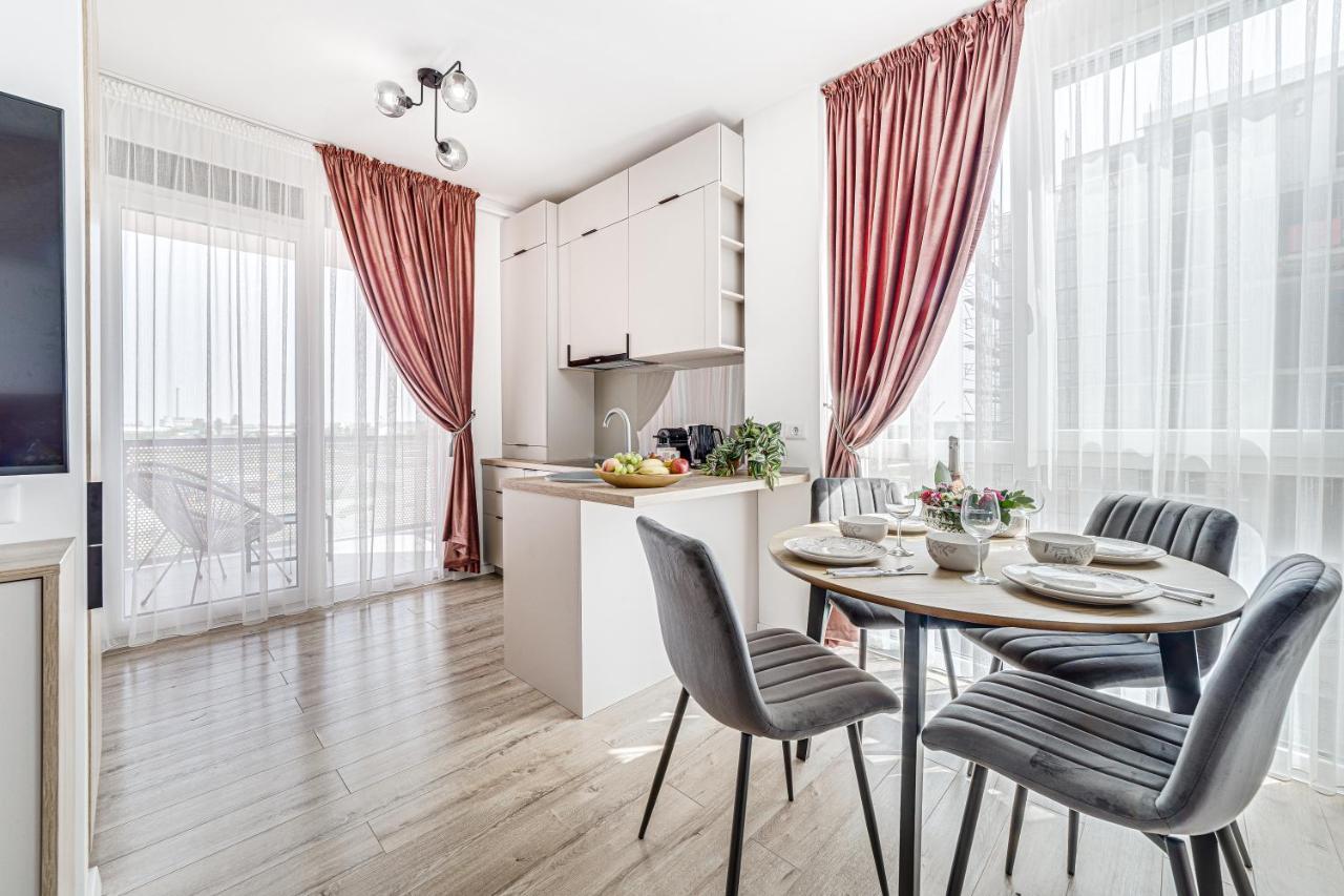 Elegant Apartment Near Afi & Atrium Mall Arad Exterior photo